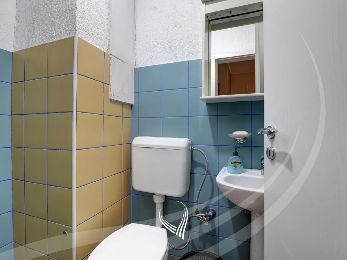 Zyre me 3 dhoma pune me qira në lagjen Pejton