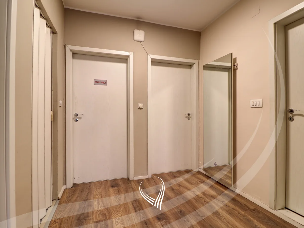 Zyre me 3 dhoma pune me qira në lagjen Pejton