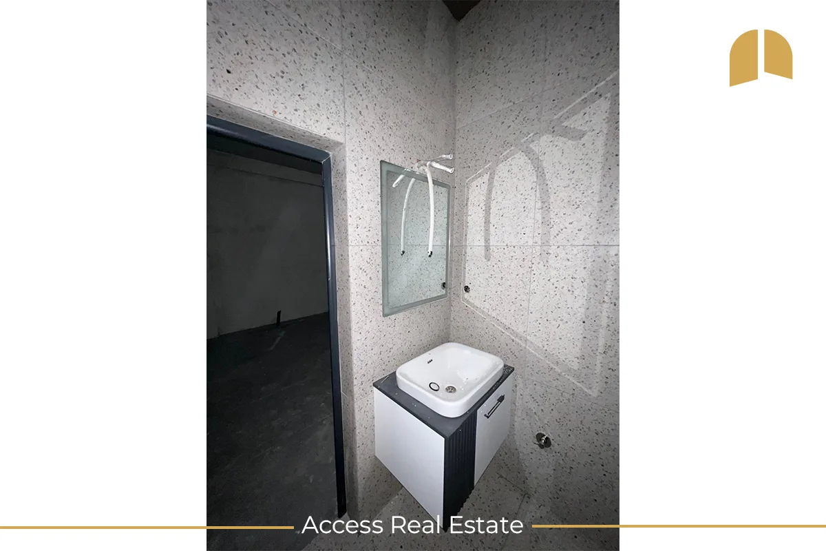 Lokal me QIRA - 168m² - Rruga C