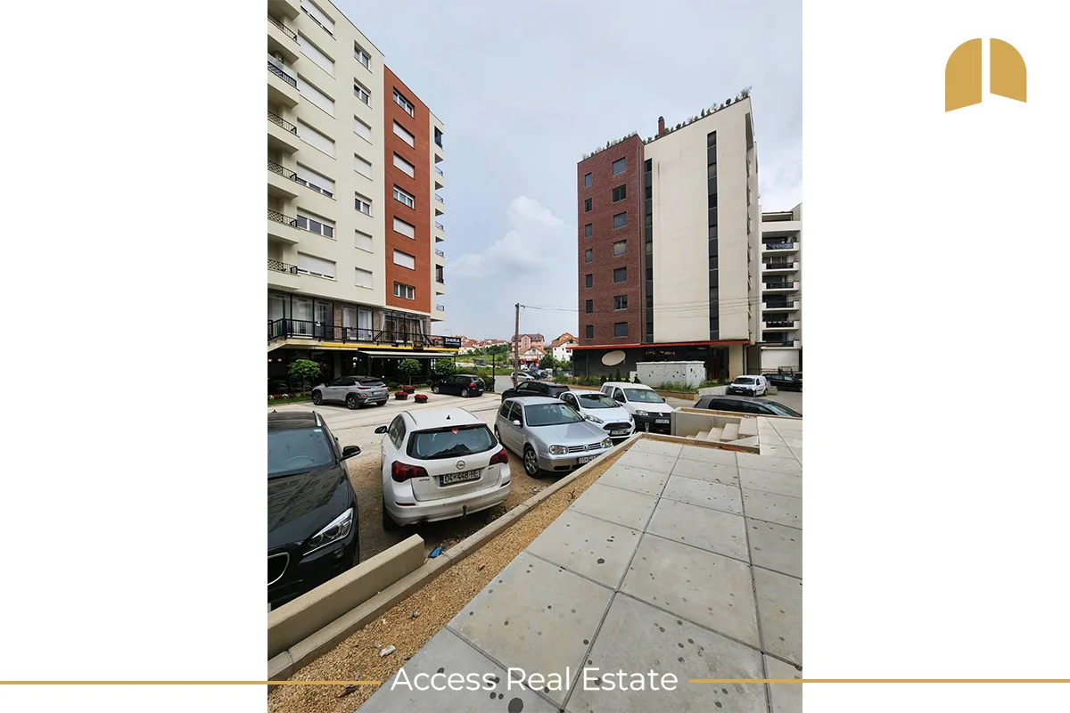 Lokal me QIRA - 168m² - Rruga C