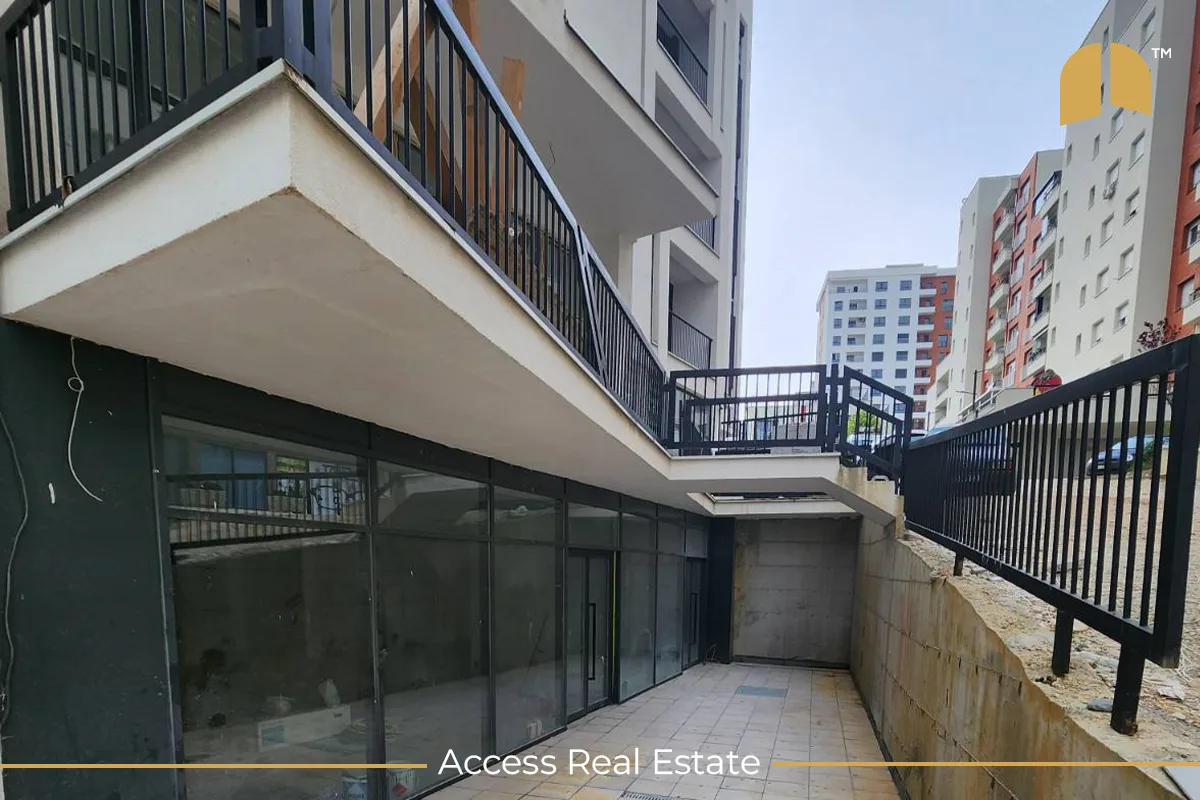 Lokal me QIRA - 168m² - Rruga C