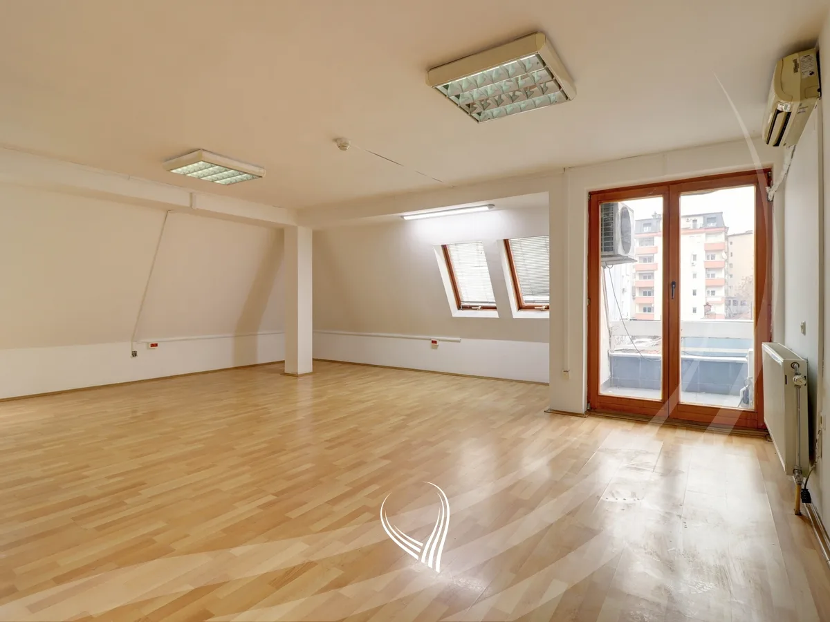 Zyre 300m2 me qira në lagjen Pejton