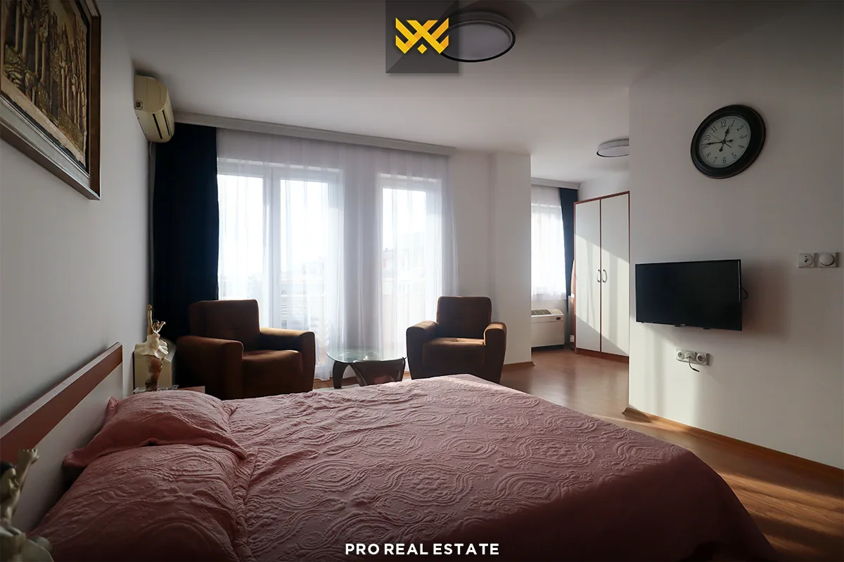 Banesë Penthouse 175m² + 70m² me #QIRA në Dragodan