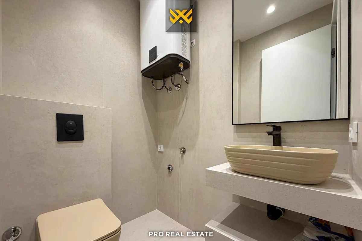 Banesë / Zyrë 120m² me #QIRA në Lakrishtë