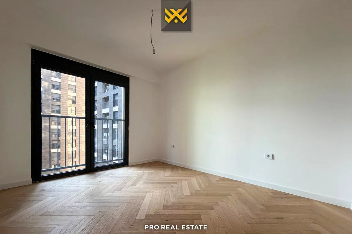 Banesë / Zyrë 120m² me #QIRA në Lakrishtë