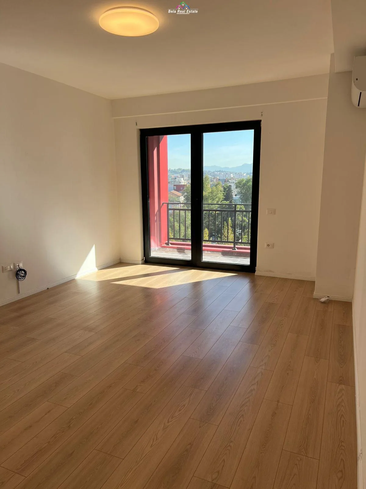 Zyre Me Qera 2+1 Tek Kompleksi Arlis, Farmacia 10 (ID BZ2474) Tirane