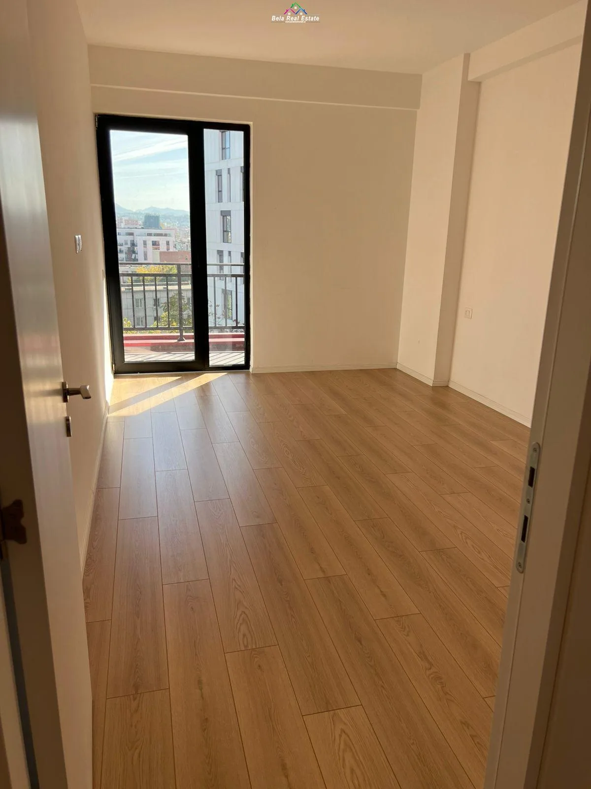 Zyre Me Qera 2+1 Tek Kompleksi Arlis, Farmacia 10 (ID BZ2474) Tirane