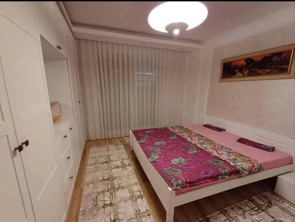 Banesë me qira 2+1 në Fushë Kosovë