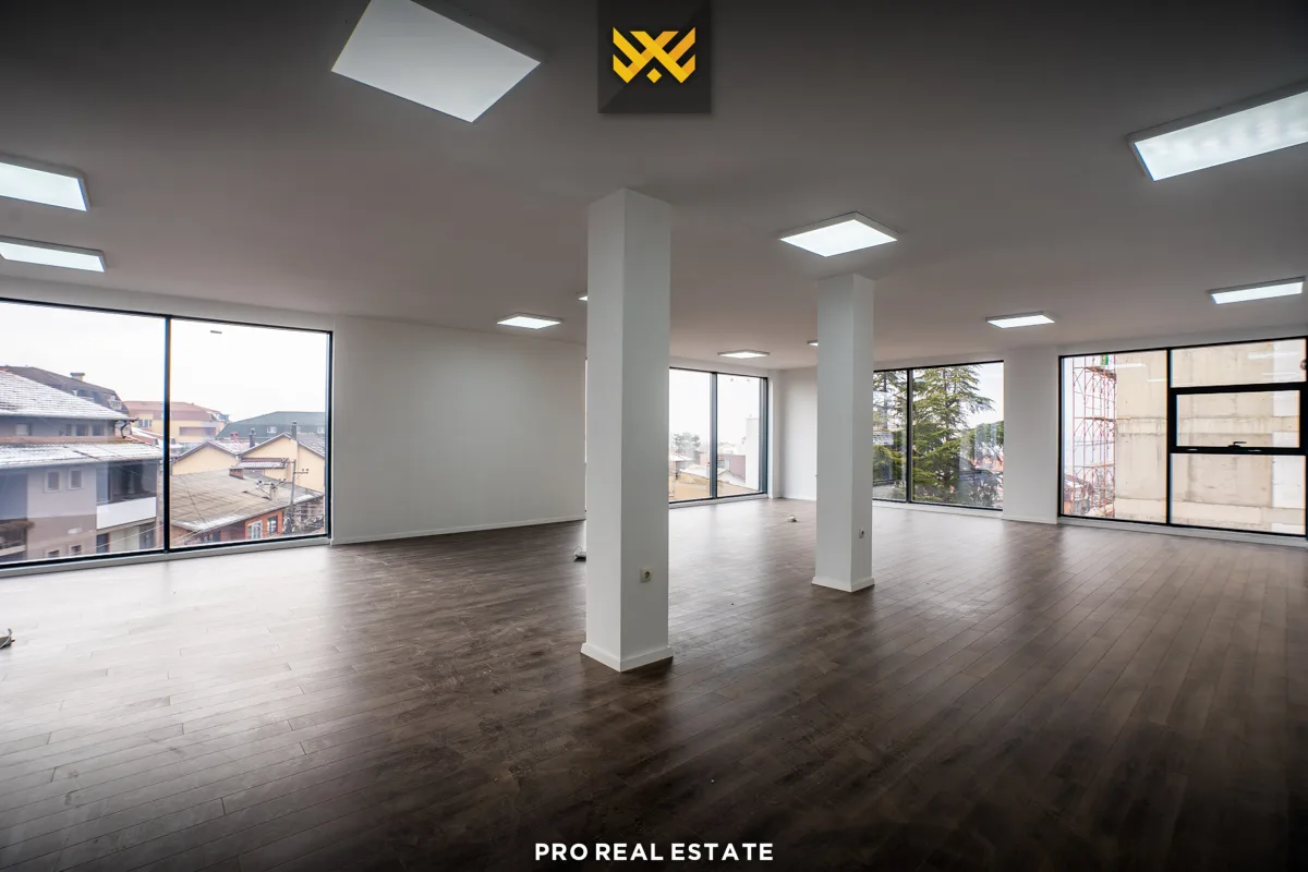 Objekt 150m² me #QIRA në Lagjen Bregu i Diellit