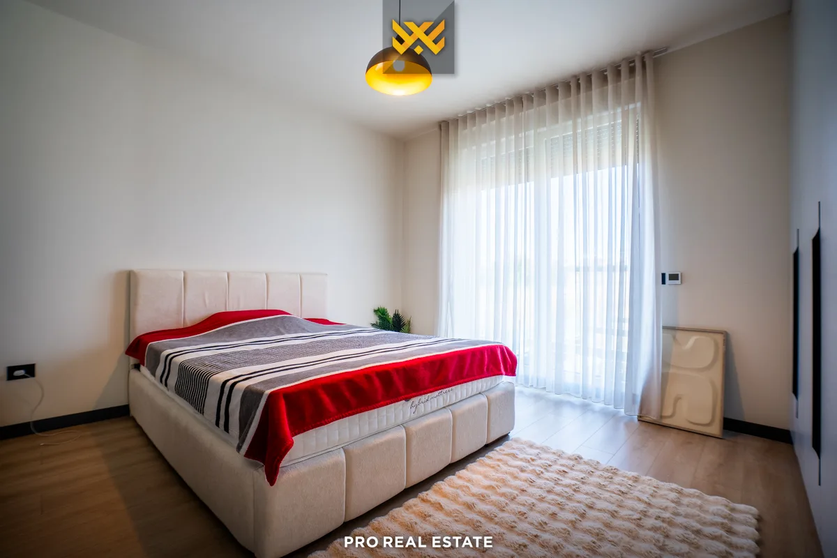 Shtëpi 240m² + 120m² për #SHITJE në Lagjen Qendresa Home