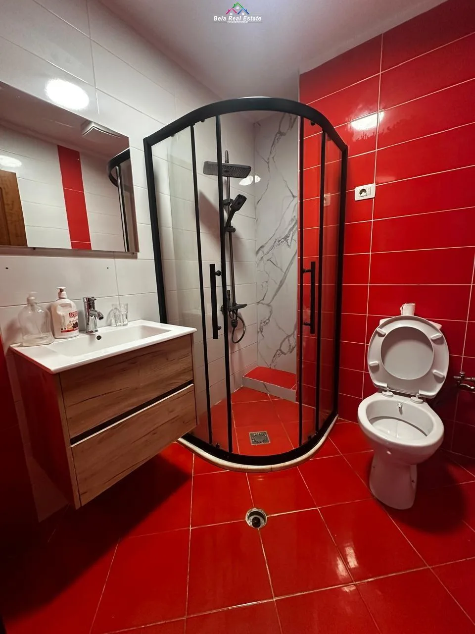 Apartament Me Qera 2+1 Tek Myslym Shyri (ID B2201597) Tirane
