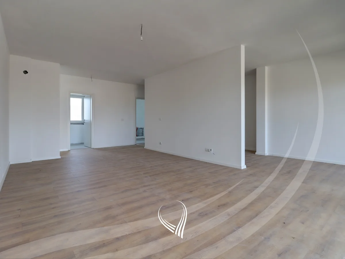 Banesë me 3 dhoma gjumi në shitje në lagjen Prishtina e Re