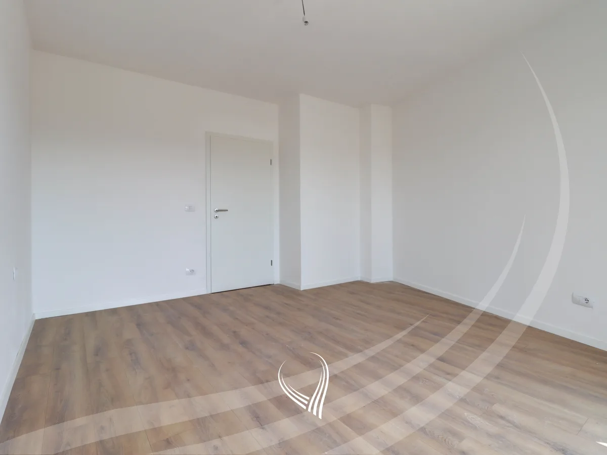 Banesë me 3 dhoma gjumi në shitje në lagjen Prishtina e Re