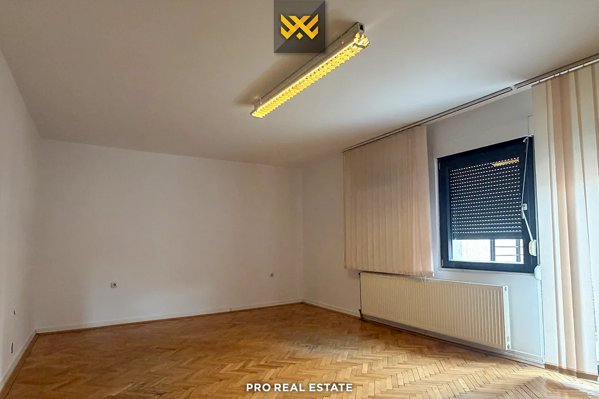 Shtëpi / Zyrë 225m² me #QIRA në Pejton