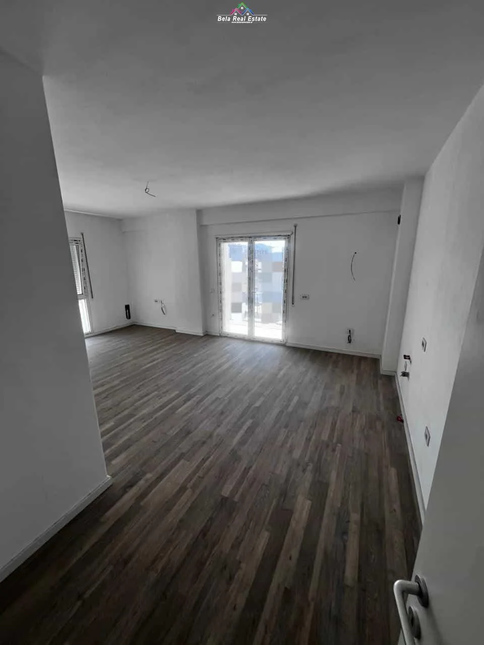Zyre Me Qera 2+1 Tek Ish Dogana (ID BZ2896) Tirane