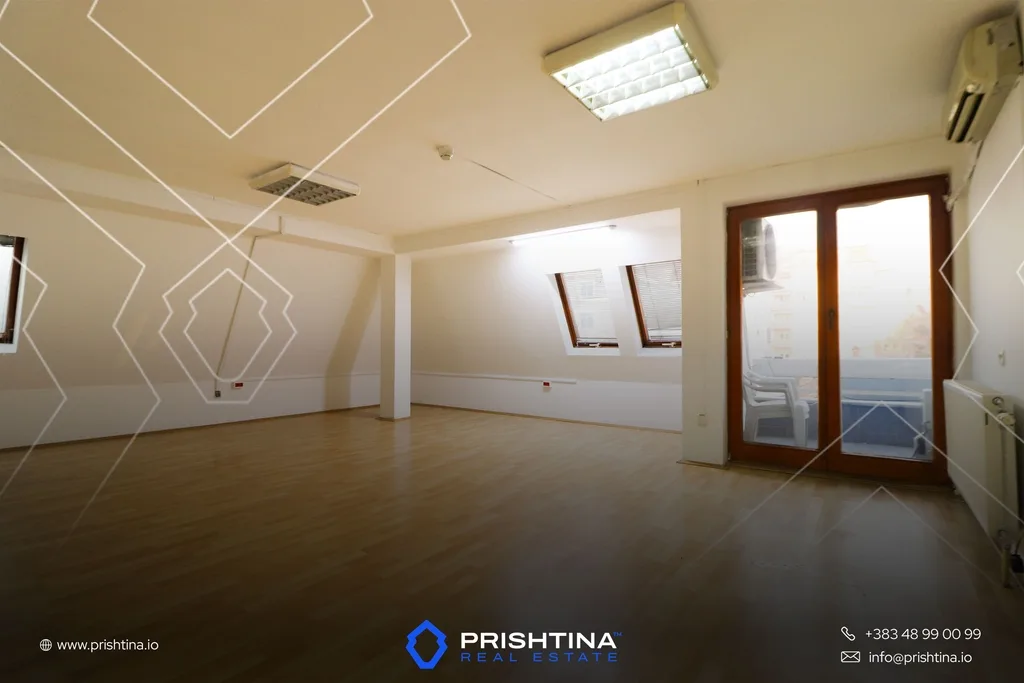 Lokal me qira 330m² në Pejton