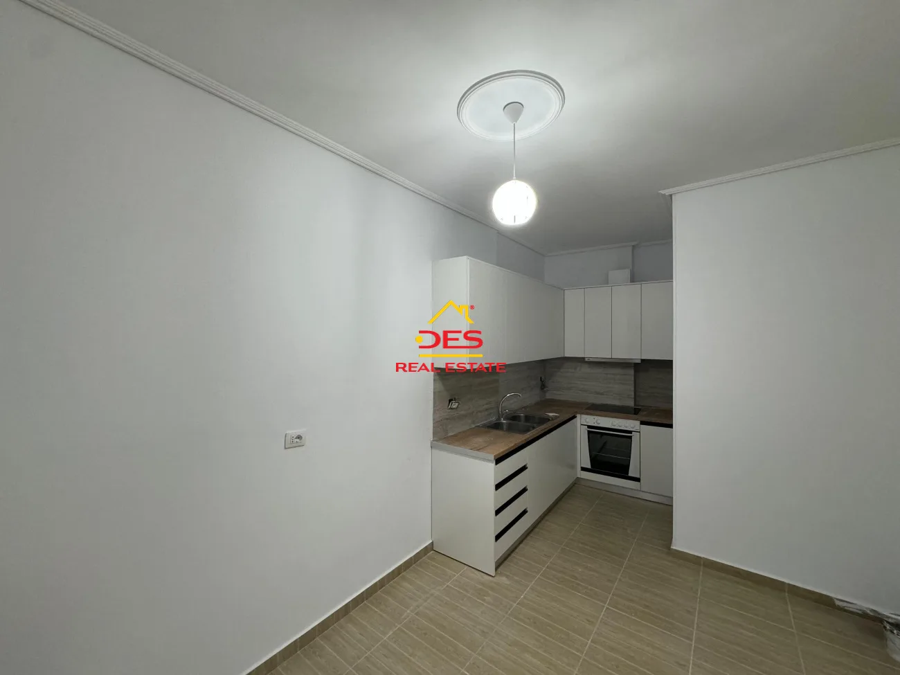 Jepet me qira apartament 2+1 në transballkanike,vlorë