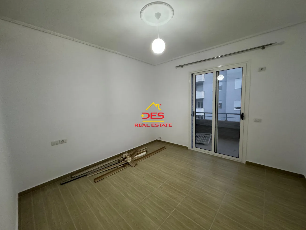 Jepet me qira apartament 2+1 në transballkanike,vlorë