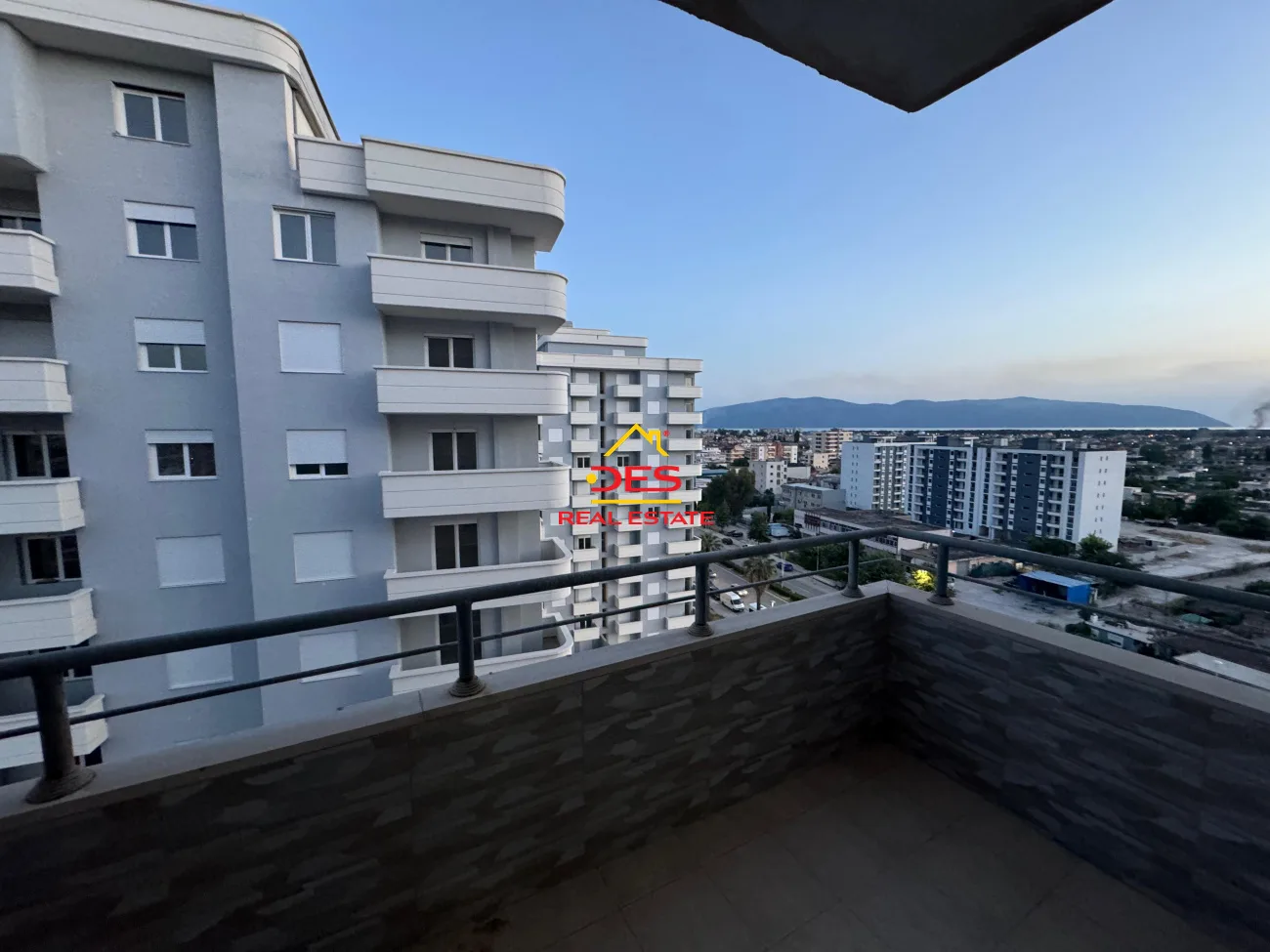 Jepet me qira apartament 2+1 në transballkanike,vlorë