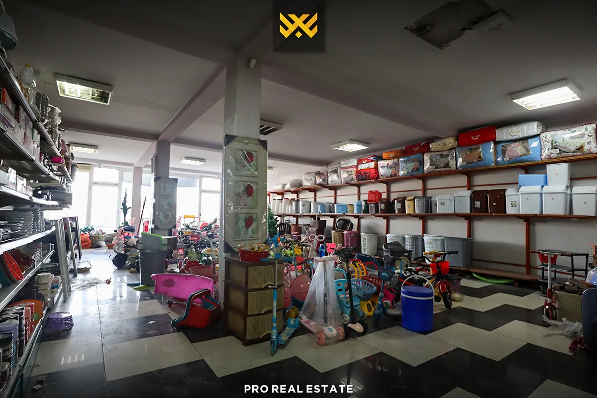 Objekt 335.96m² me #QIRA në Bregun e Diellit.