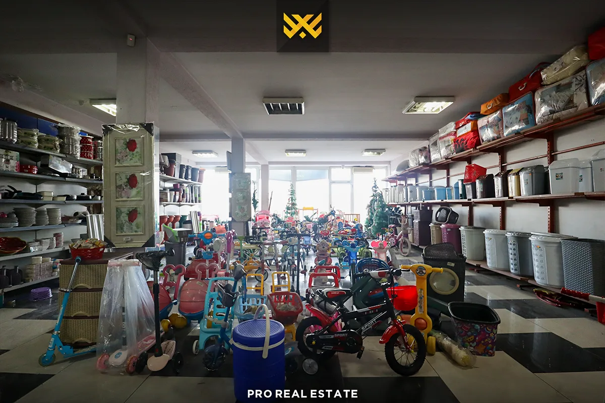 Objekt 335.96m² me #QIRA në Bregun e Diellit.