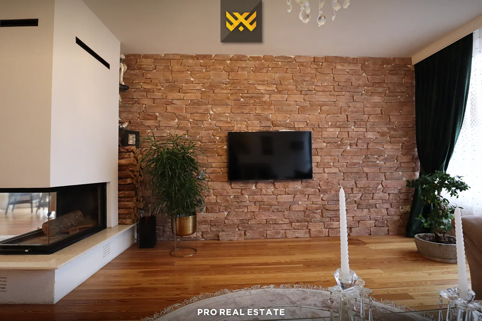Banesë – Penthouse 230m² + 100m² në #SHITJE në Lagje të Spitalit.