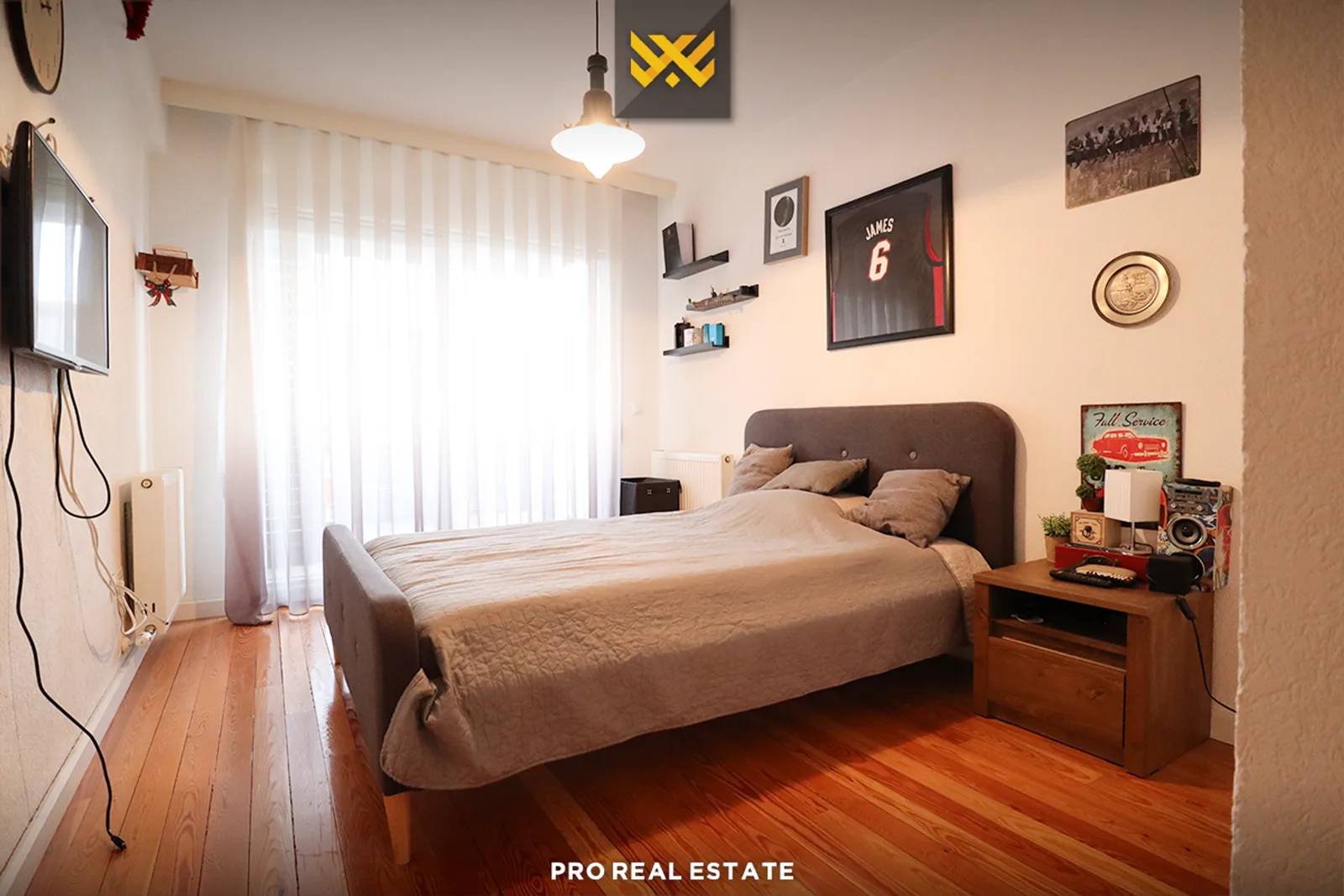 Banesë – Penthouse 230m² + 100m² në #SHITJE në Lagje të Spitalit.