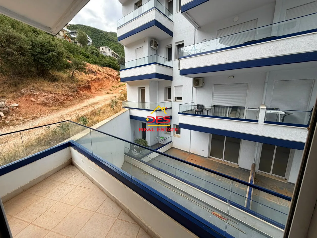 Shitet apartament 2+1 në uji të ftohtë , vlorë – me pamje ballore nga deti