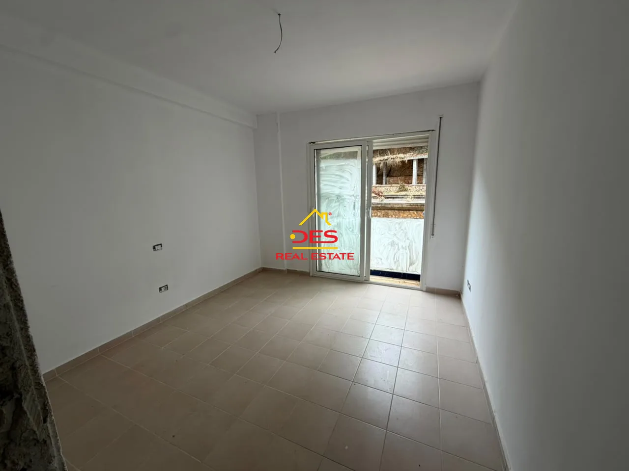Shitet apartament 2+1 në uji të ftohtë , vlorë – me pamje ballore nga deti