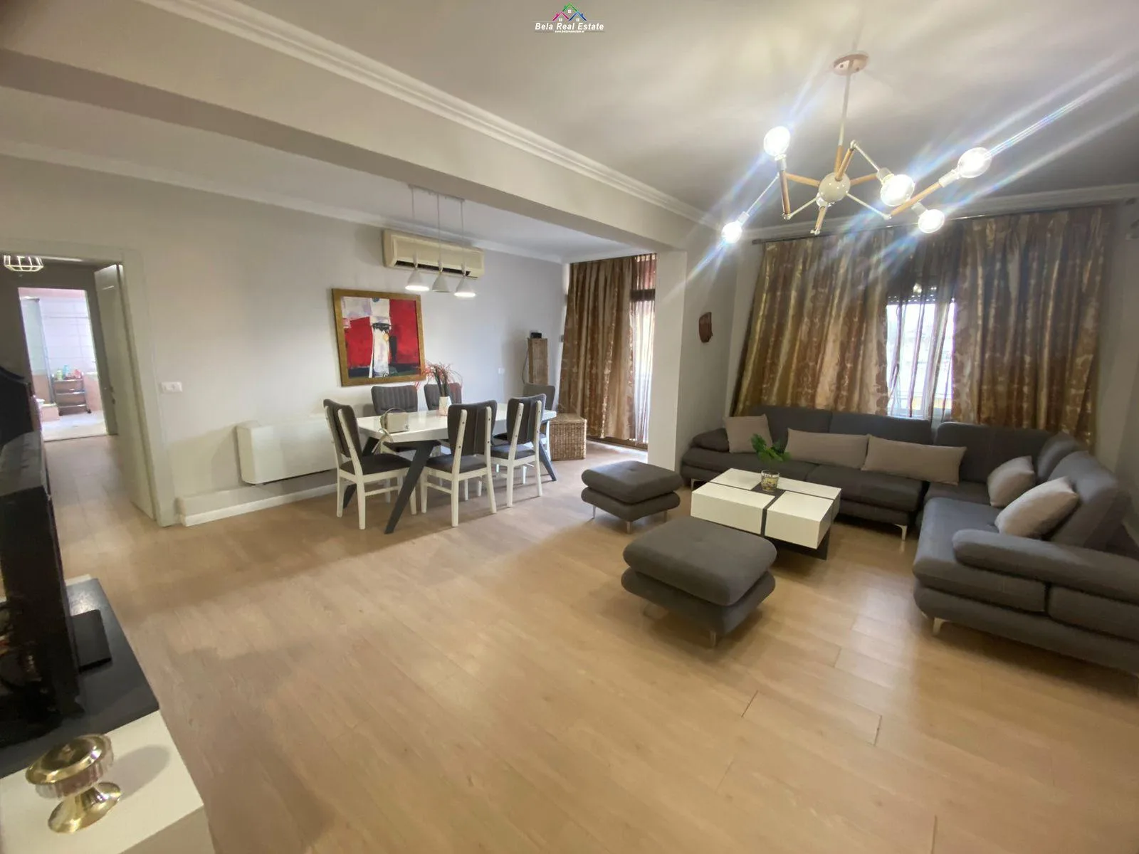Apartament me qera 3+1+2 ne Qender (ID B230171) Tirane