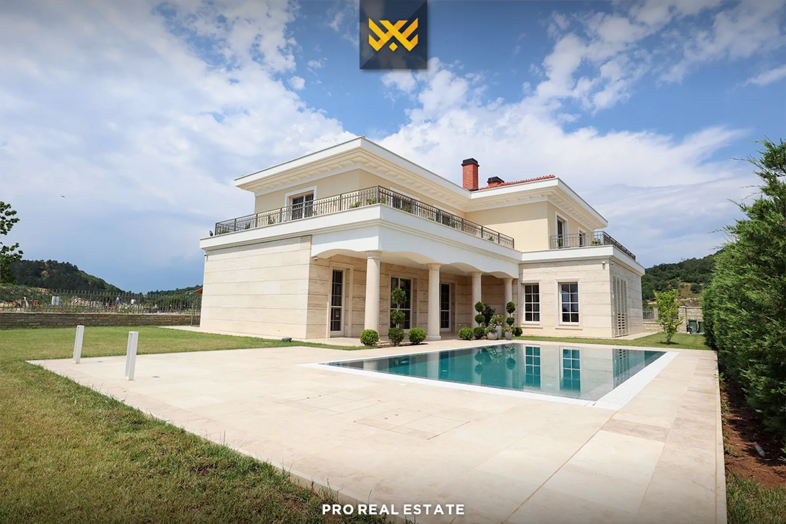 Villa në #SHITJE në Sofali.