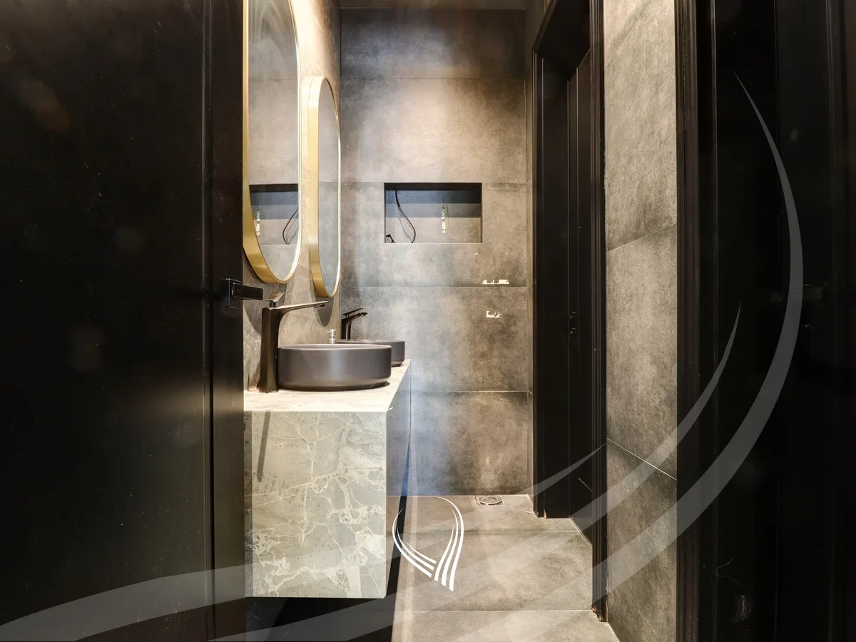 Lokal 290m2 me qira në Qendër