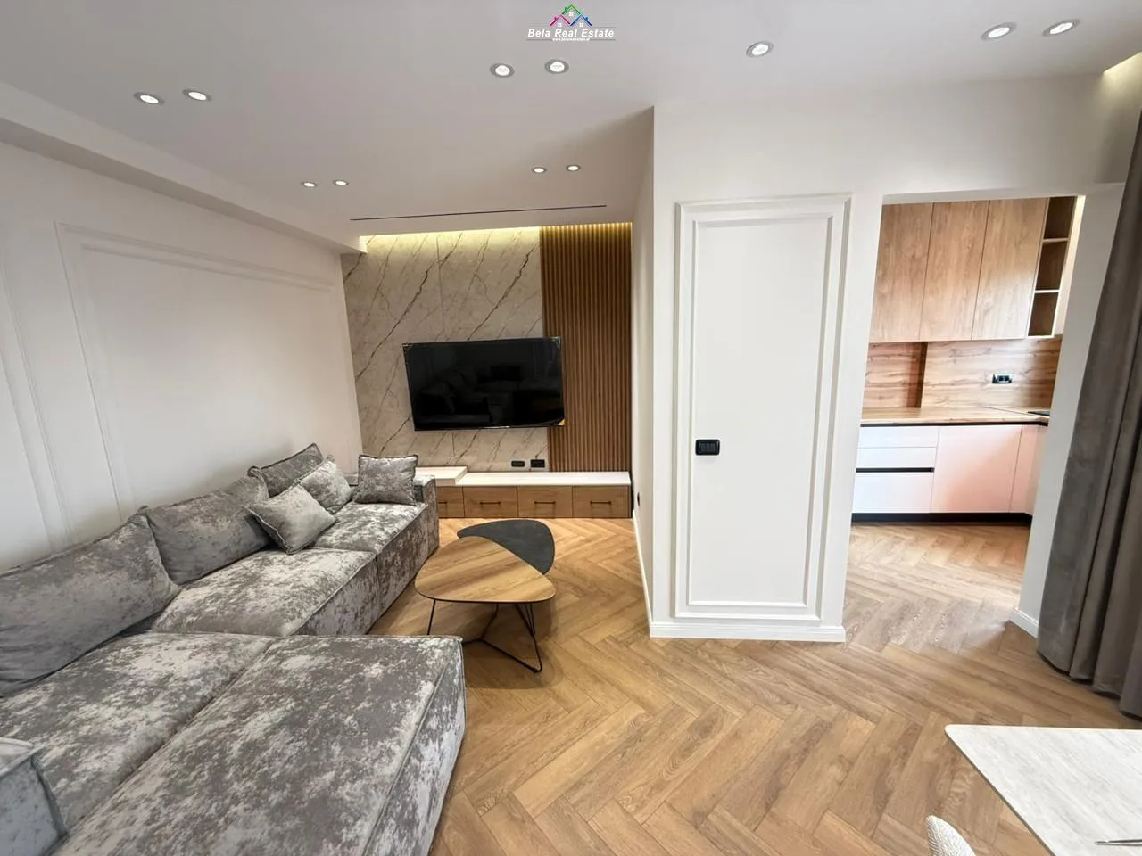 Apartament Ne Shitje 2+1 tek Pallati me Shigjeta (ID B120835) Tirane