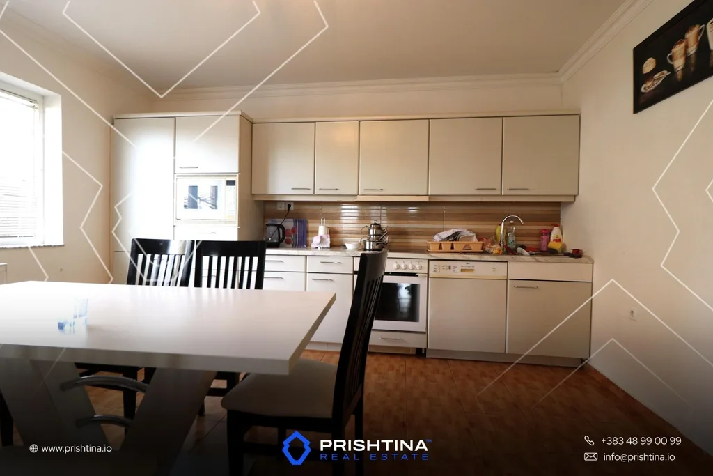 Shtëpi në shitje 270m² në Hajvali