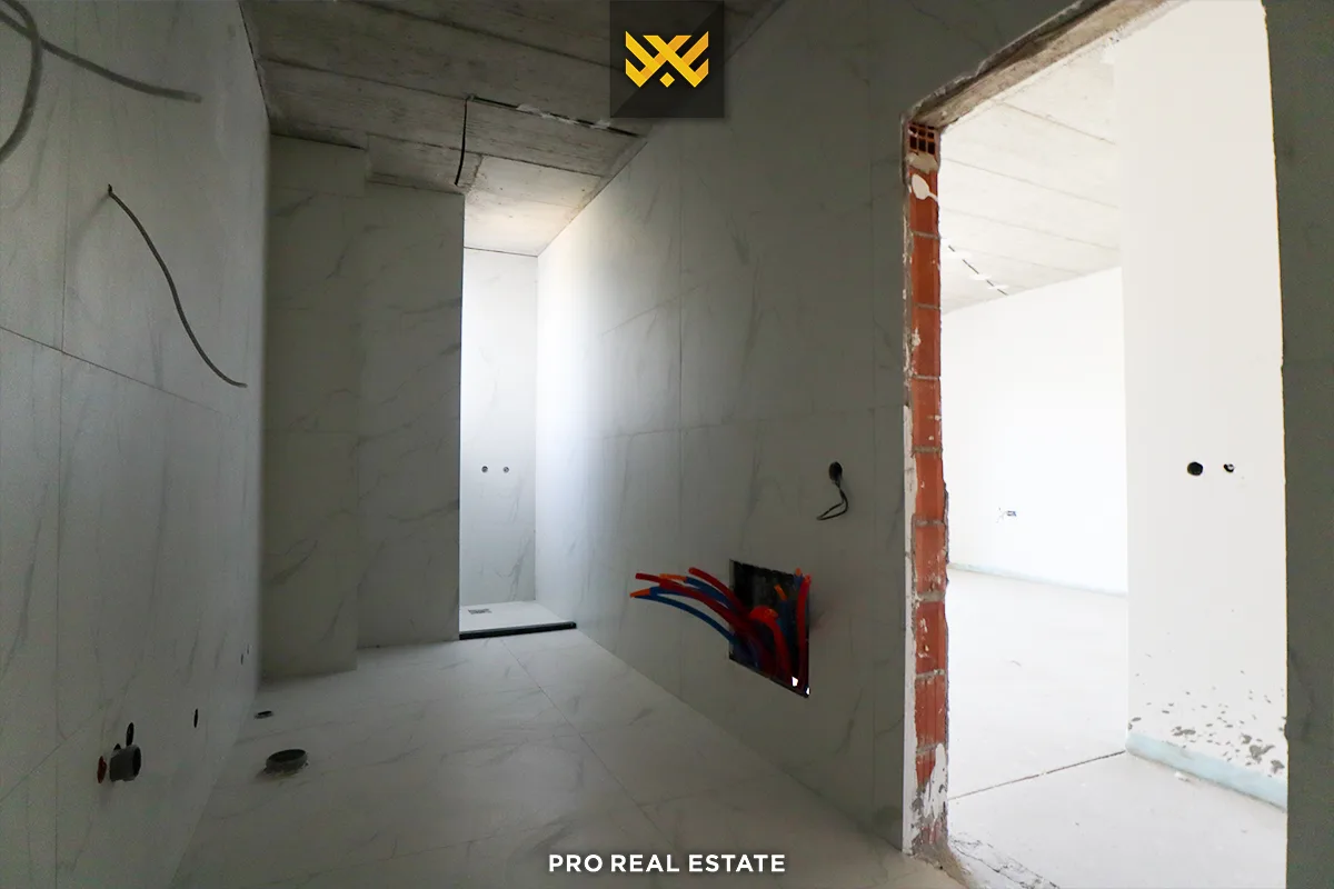 Shtëpi 235m² + 60m² për #SHITJE në Lagjen e Gjelbër