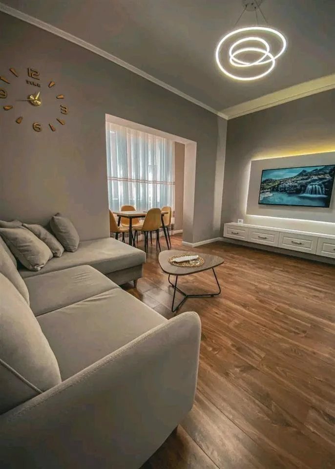 Shiten 2 Apartamente 1+1 tek Ish Tregu Elektrik (ID B1356) Tirane