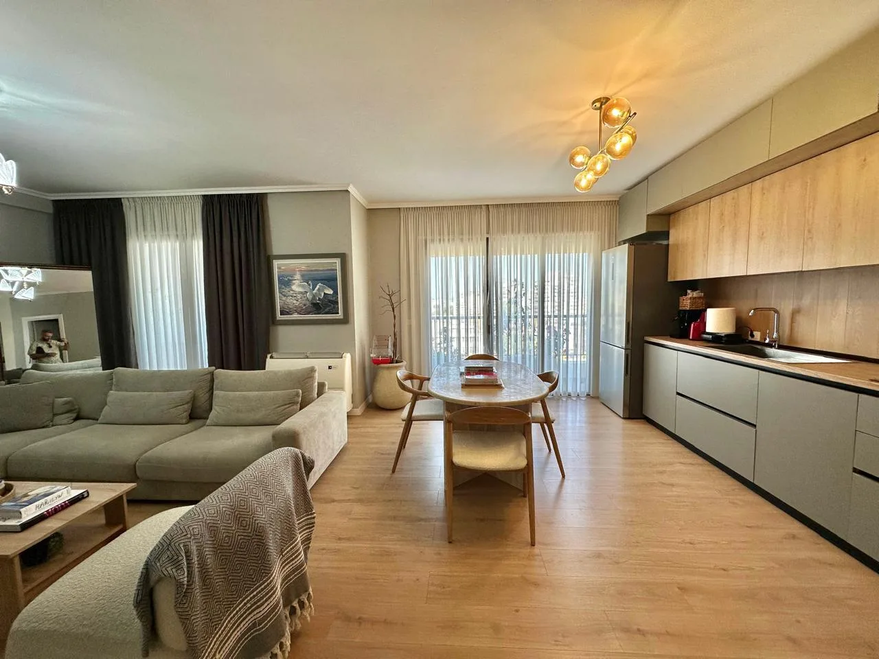 Apartament Me Qera 2+1+2 Tek Rruga e Durresit (ID B2201389) Tirane