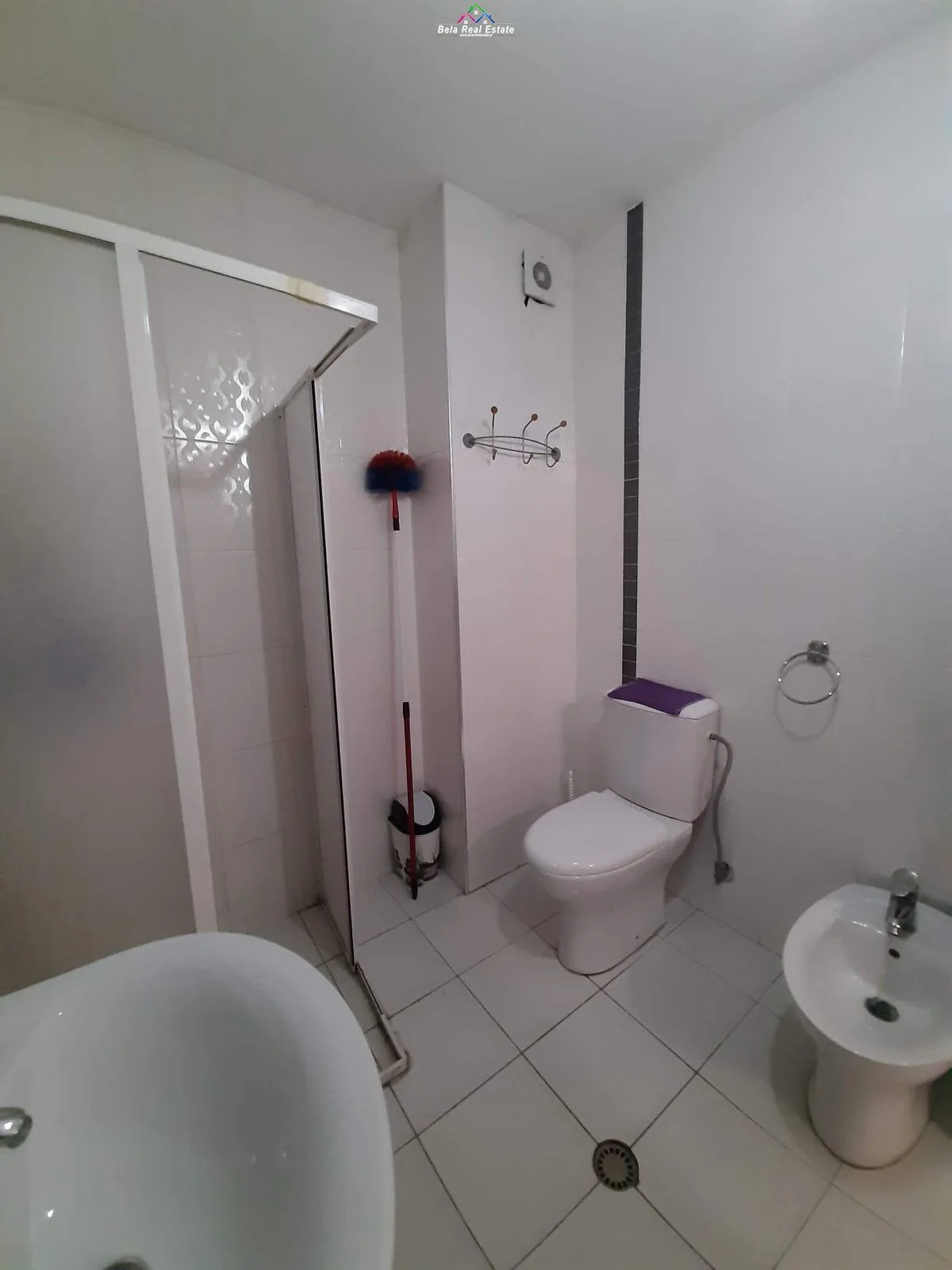 Apartament Me Qera 1+1 Tek Komuna e Parisit ( ID B210104) Tirane