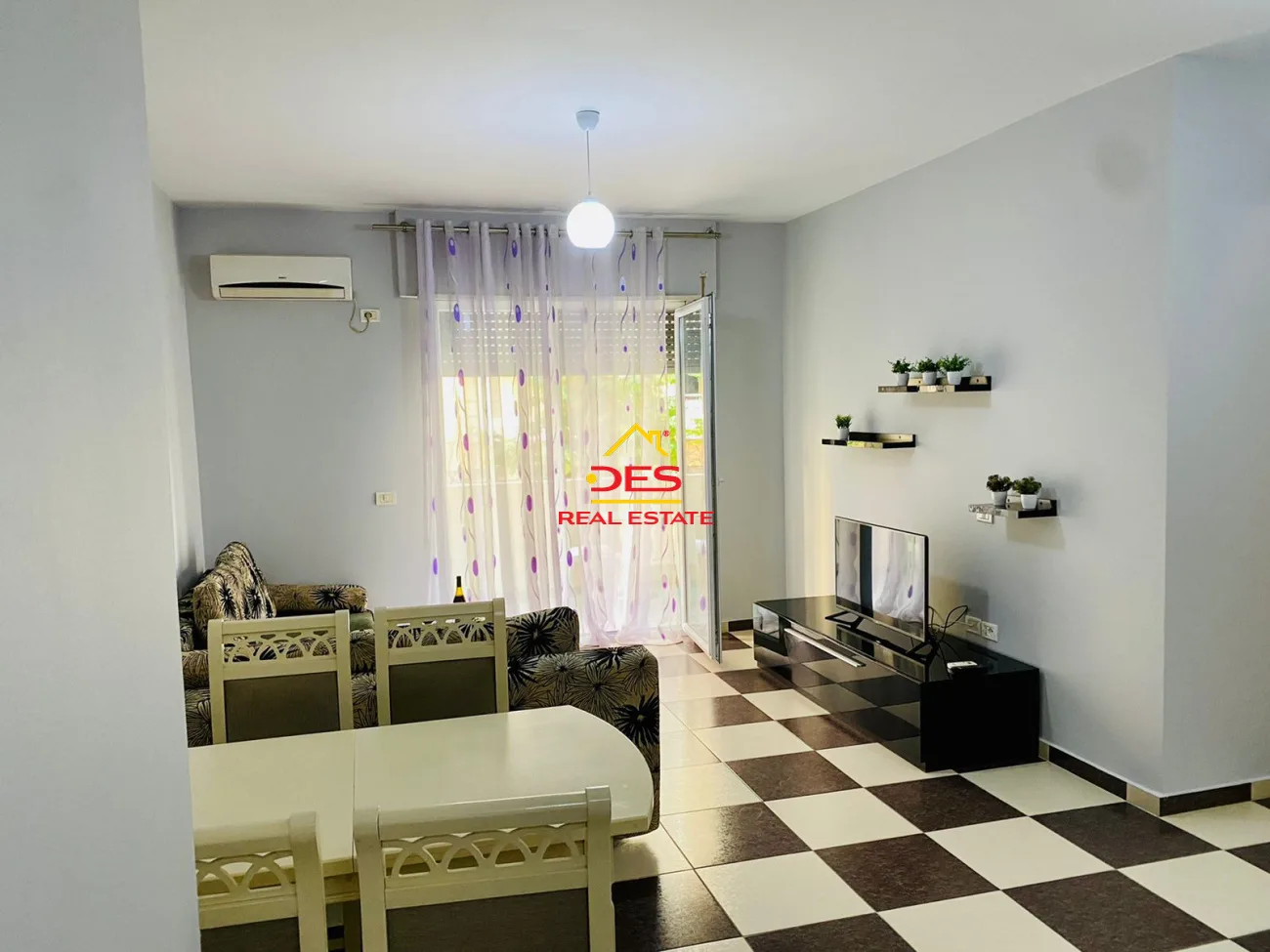 Jepet me qira apartament 1+1 te konsullata italiane!