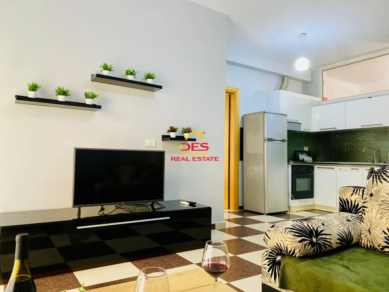 Jepet me qira apartament 1+1 te konsullata italiane!