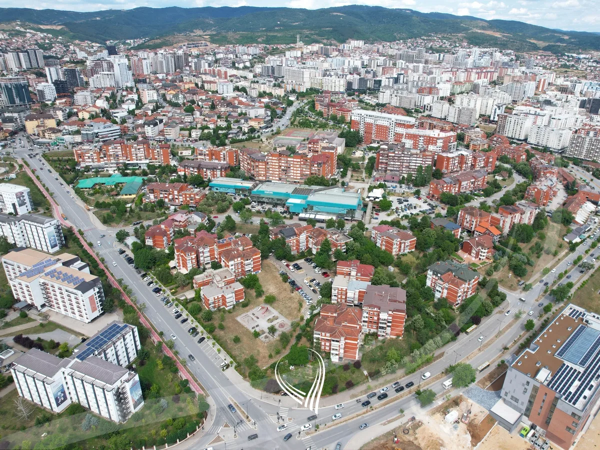 Banesë me 2 dhoma gjumi me qira në lagjen Bregu i Diellit