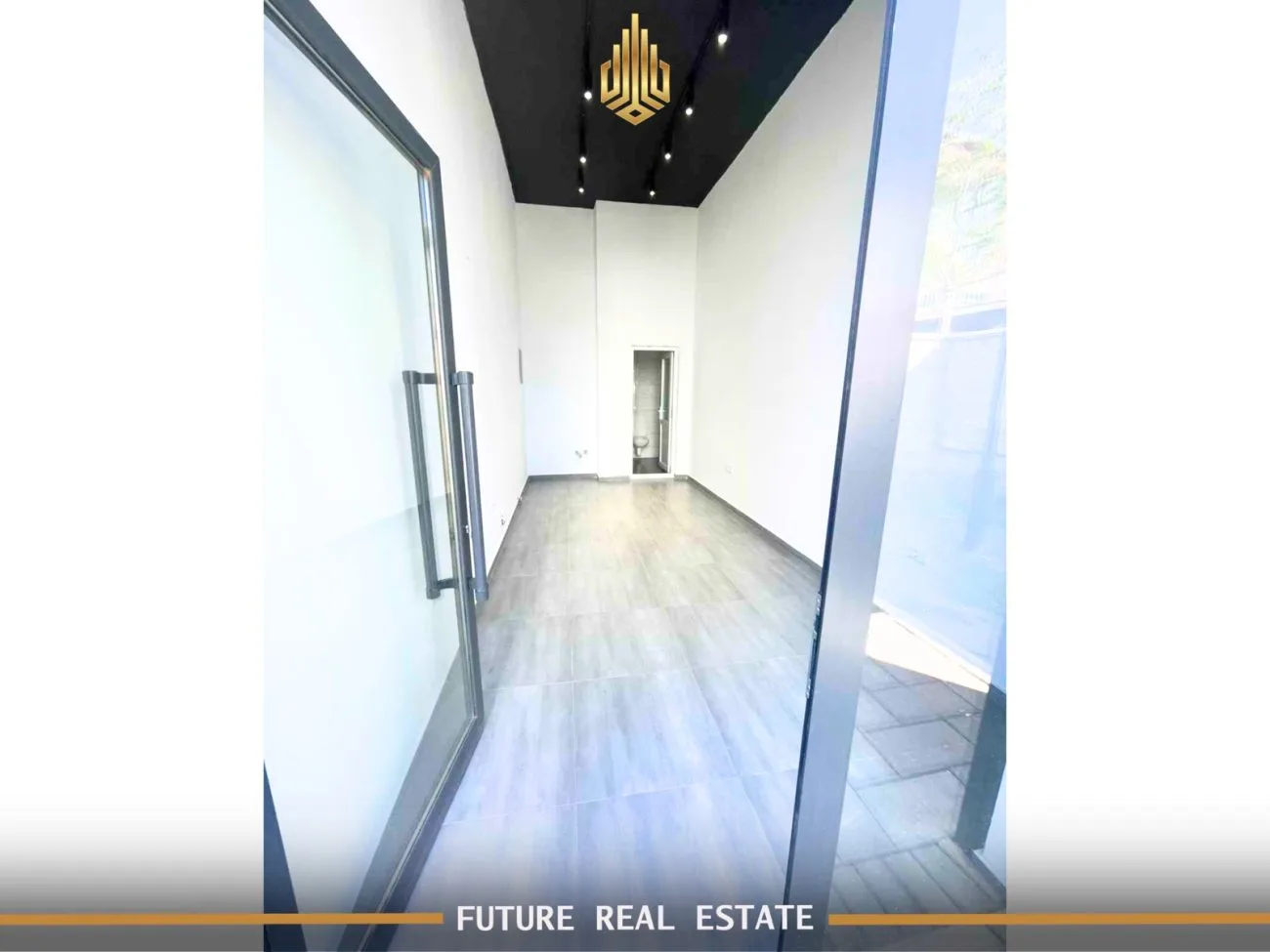 Lokal me QIRA – 20 m2 – Prishtinë – Tophane