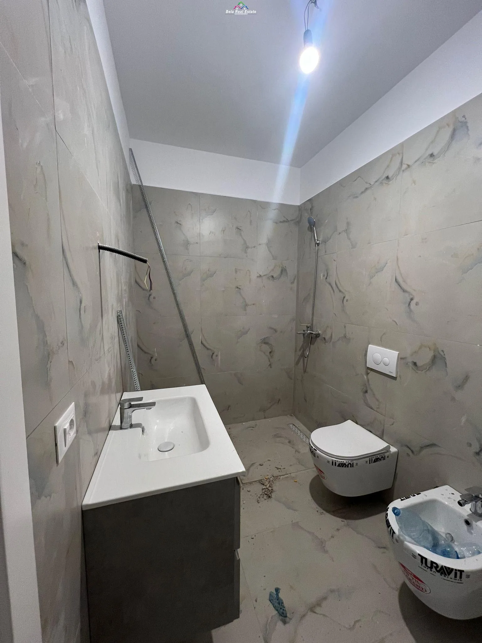 Zyre Me Qera 2+1 Tek Rruga Dritan Hoxha (ID BZ2973) Tirane