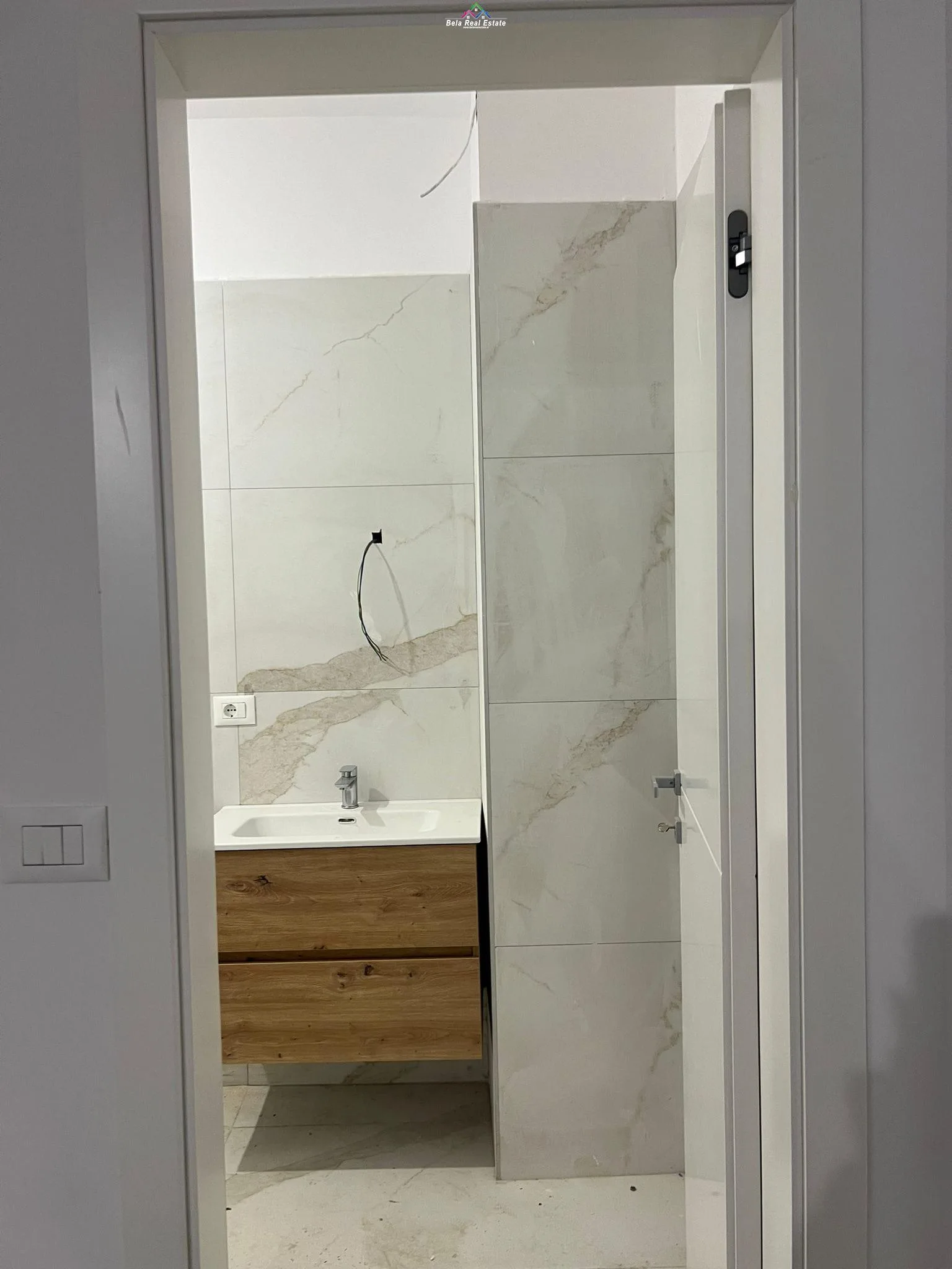 Zyre Me Qera 2+1 Tek Rruga Dritan Hoxha (ID BZ2973) Tirane
