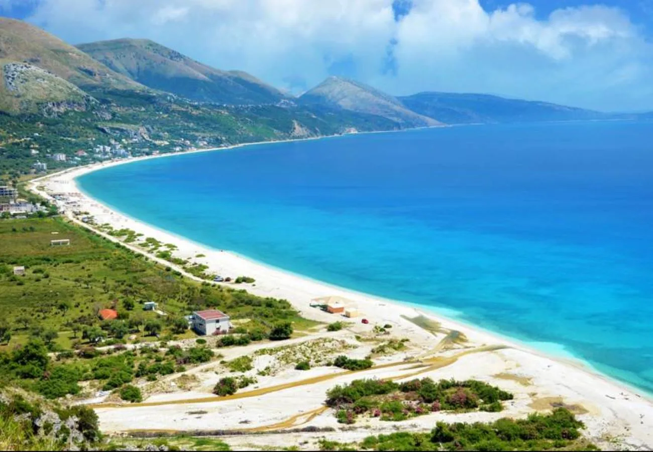 Shitet tokë kullotë borsh, sarandë