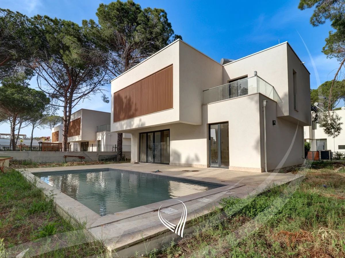 Vilë Luksoze Individuale në Gjirin e Lalzit – San Pietro Resort