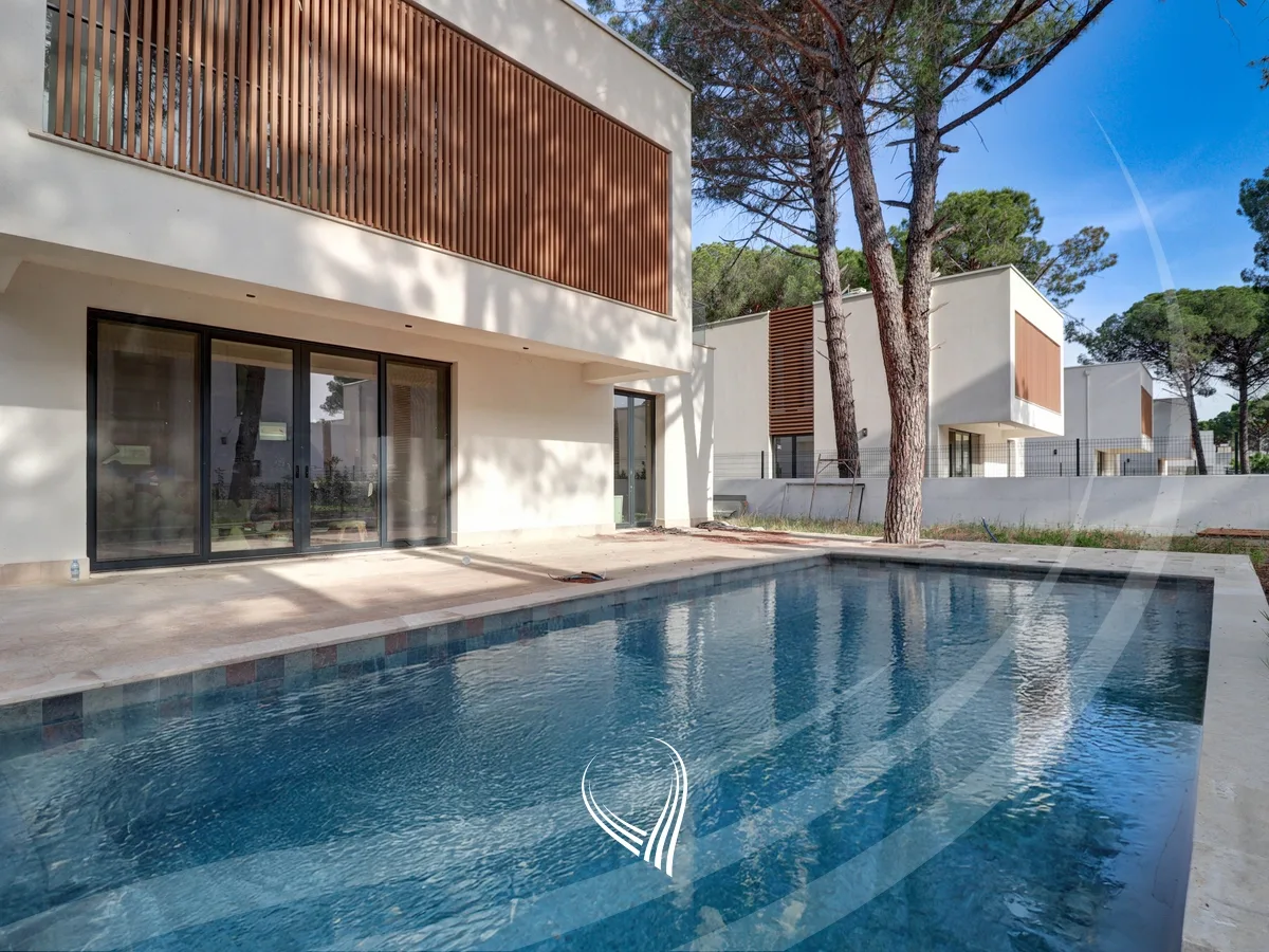 Vilë Luksoze Individuale në Gjirin e Lalzit – San Pietro Resort