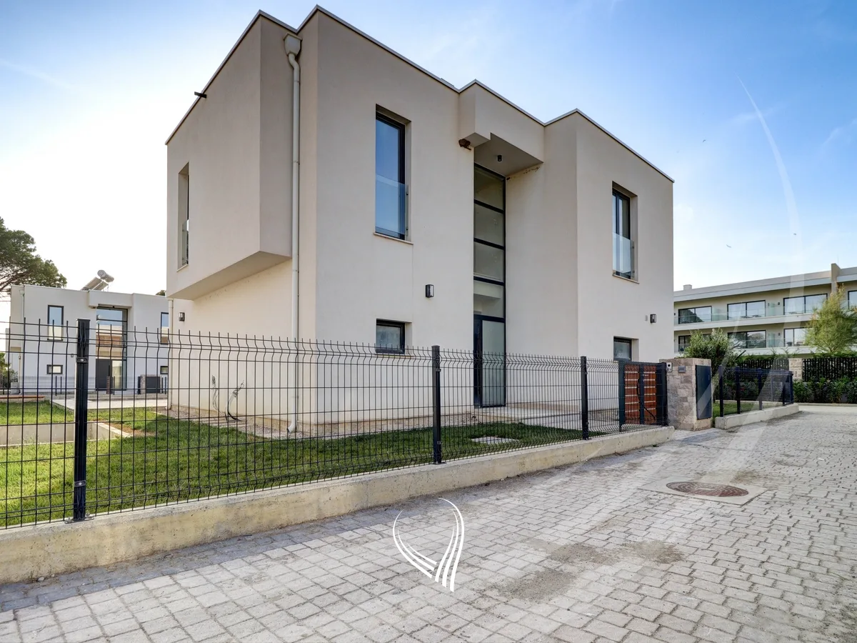 Vilë Luksoze Individuale në Gjirin e Lalzit – San Pietro Resort