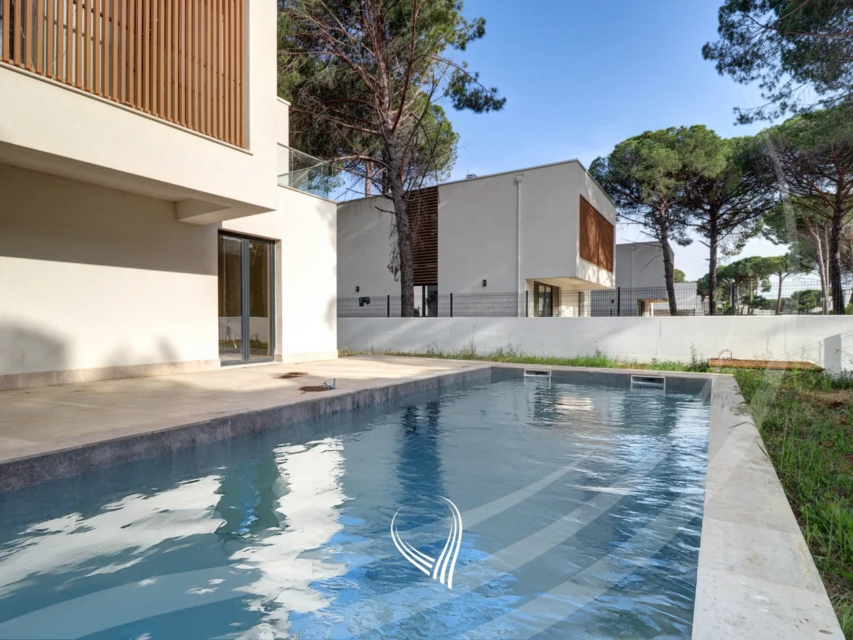 Vilë Luksoze Individuale në Gjirin e Lalzit – San Pietro Resort