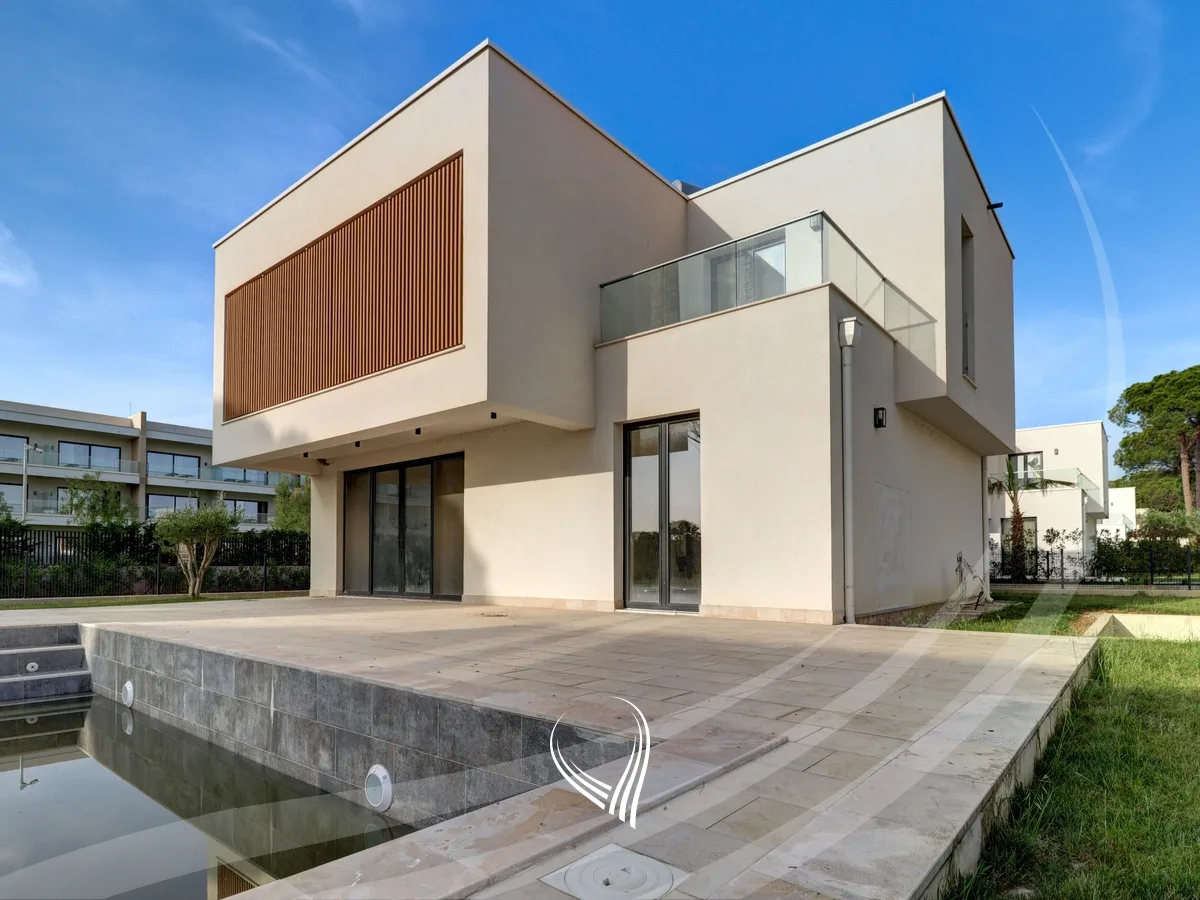 Vilë Luksoze Individuale në Gjirin e Lalzit – San Pietro Resort